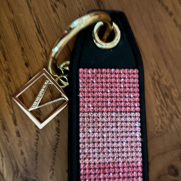 NWOT VS Wrist Strap Keychain - Picture 3 of 9